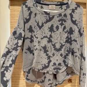 Two tone blue sweater